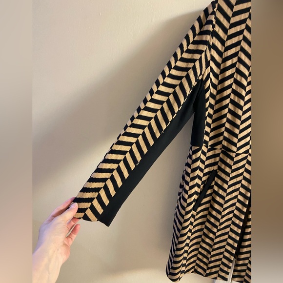 Chico’s geometric jacquard knit blazer long line Medium - Picture 5 of 8